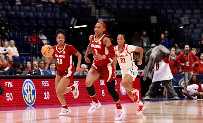 030322_WBB_DavisBr_Georgia_RC6990